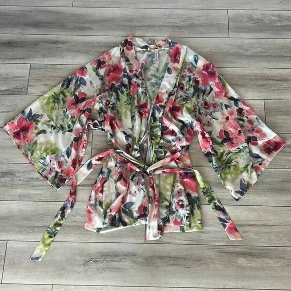 Cacique size 18/20 floral satin kimono robe